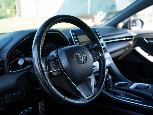Used 2019 Toyota Avalon XSE FWD image 6