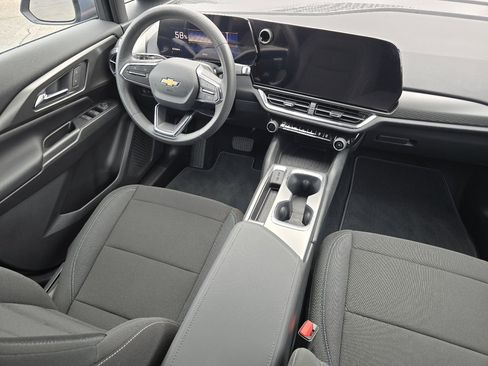 Used 2026 Chevrolet Equinox EV LT FWD image 26