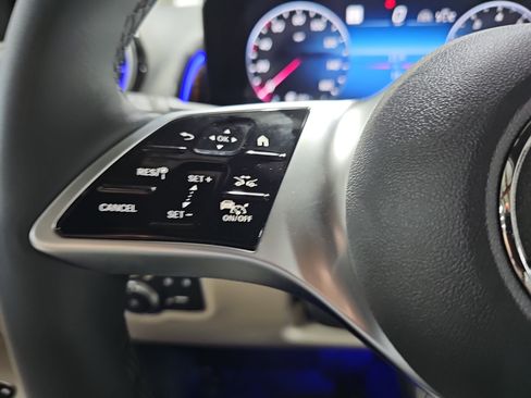 New 2026 Mercedes-Benz GLB 250 image 18