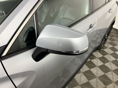 Used 2024 Toyota Corolla Cross XSE image 12