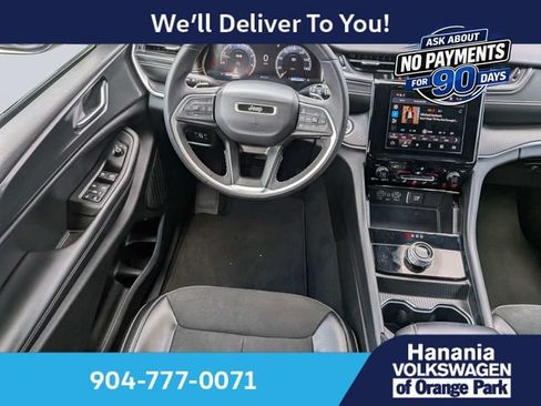 Used 2024 Jeep Grand Cherokee Altitude RWD image 17