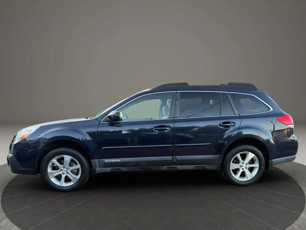 Used 2013 Subaru Outback 2.5i Limited AWD/4WD image 9