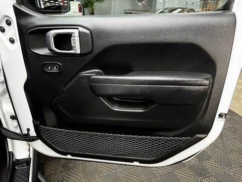 Used 2022 Jeep Gladiator Willys image 53