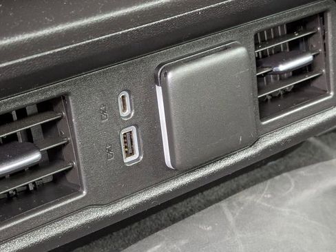 Used 2022 Chevrolet Silverado 1500 RST w/ Z71 Off-Road Package image 24