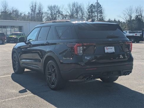 Used 2025 Ford Explorer ST image 5