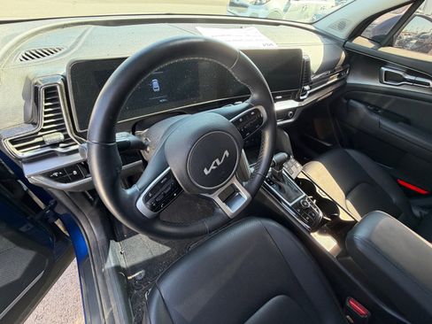 Used 2023 Kia Sportage EX FWD image 7