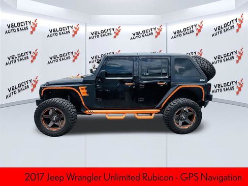 Used 2017 Jeep Wrangler Unlimited Rubicon w/ Connectivity Group AWD/4WD image 6