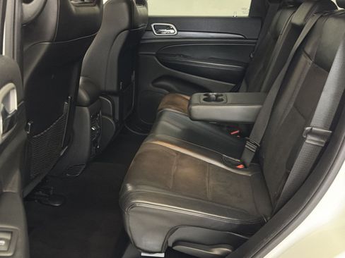 Used 2020 Jeep Grand Cherokee Altitude RWD image 26