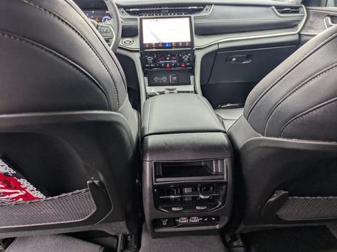 Used 2023 Jeep Grand Cherokee Limited AWD/4WD image 29