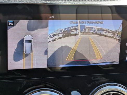 Used 2023 Mercedes-Benz GLB 250 image 21