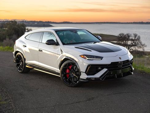 Used 2023 Lamborghini Urus Performante AWD/4WD image 42