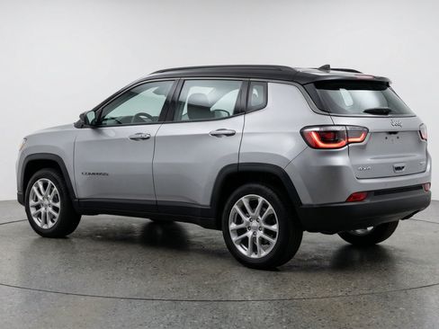 Used 2025 Jeep Compass Limited AWD/4WD image 6