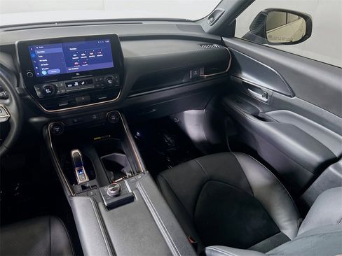 Certified 2025 Toyota Grand Highlander AWD Hybrid image 21