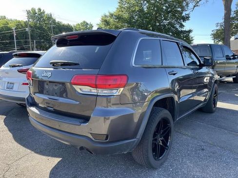 Used 2017 Jeep Grand Cherokee Laredo AWD/4WD image 6