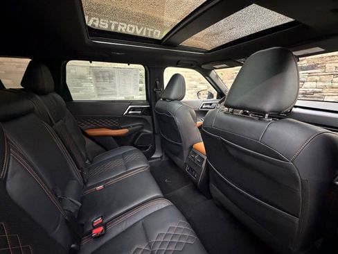 Used 2022 Mitsubishi Outlander SEL image 29