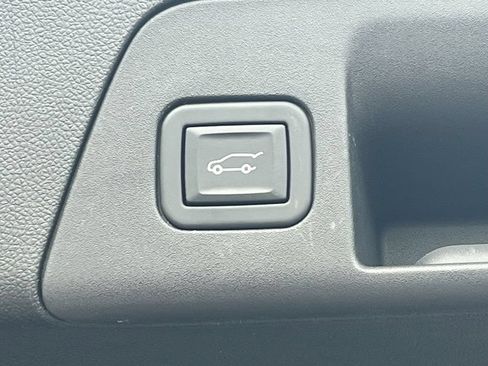 Used 2023 Buick Envision Avenir AWD/4WD image 40