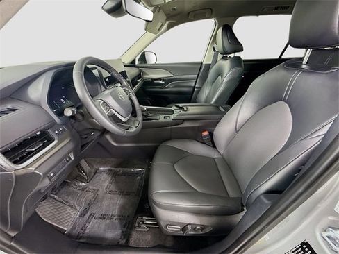 Certified 2025 Toyota Grand Highlander AWD image 20
