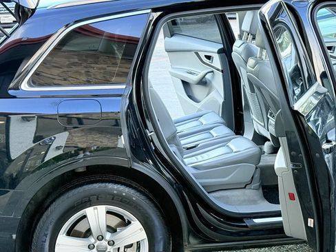Used 2018 Audi Q7 2.0T Premium AWD/4WD image 24