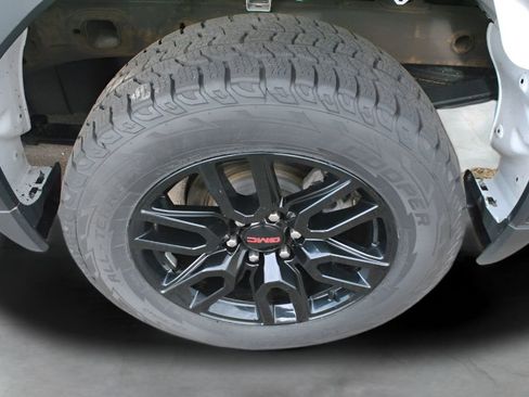 Used 2022 GMC Sierra 1500 Elevation w/ LPO, Elevation Black Package image 28