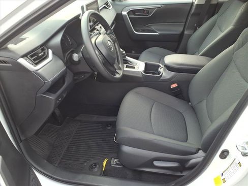 Used 2025 Toyota RAV4 LE image 17