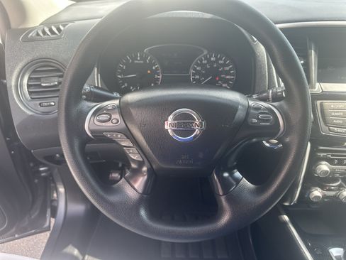 Used 2020 Nissan Pathfinder S AWD/4WD image 11