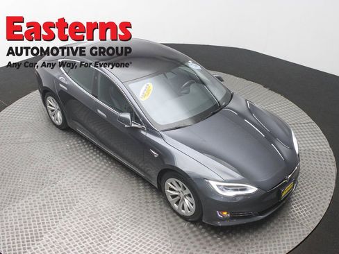 Used 2018 Tesla Model S 75D image 3