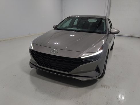 Used 2023 Hyundai Elantra SEL FWD image 15