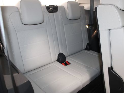 Used 2019 Volkswagen Tiguan SEL FWD image 23