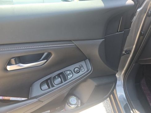 Certified 2022 Nissan Sentra SV FWD image 9