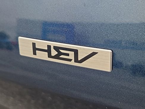 Used 2025 Kia Sportage EX image 9