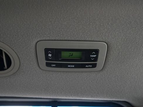 Used 2011 Toyota Sienna Limited w/ Premium Pkg FWD image 31