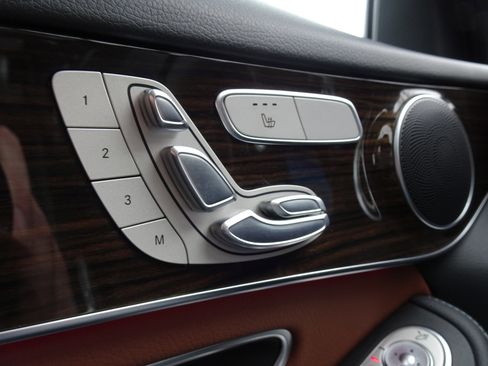 Used 2021 Mercedes-Benz GLC 300 GLC 300 image 32