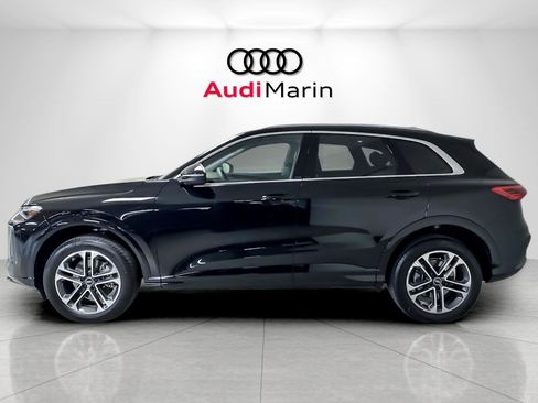 Used 2025 Audi Q5 Premium Plus w/ Premium Plus image 2