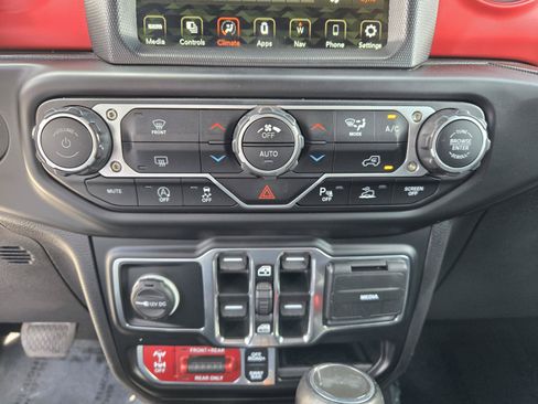Used 2023 Jeep Wrangler Unlimited Rubicon w/ Safety Group AWD/4WD image 12