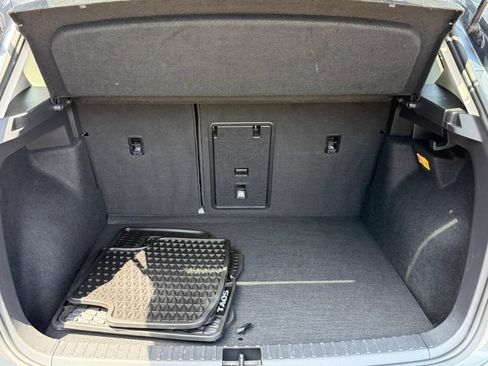 Certified 2022 Volkswagen Taos SEL AWD/4WD image 6