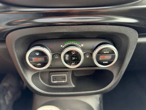 Used 2016 FIAT 500L Trekking FWD image 46