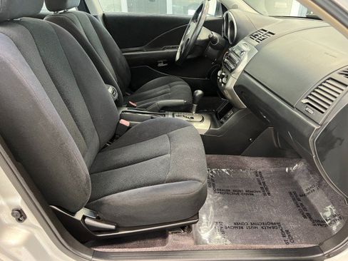 Used 2003 Nissan Altima 3.5 SE FWD image 13