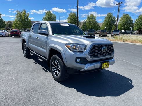 Certified 2021 Toyota Tacoma TRD Sport w/ Technology Package AWD/4WD image 1