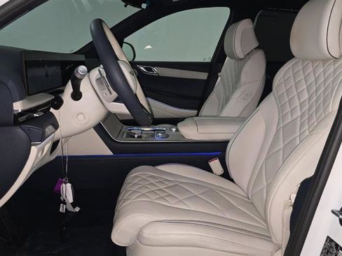 Used 2025 Genesis GV80 3.5T Prestige image 7