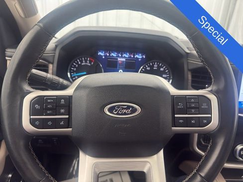 Used 2024 Ford Expedition Limited image 23