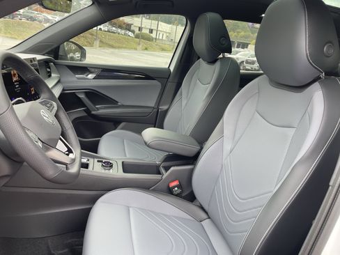 New 2026 Volkswagen Tiguan SE R-Line image 15