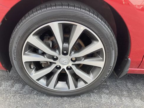 Used 2020 Hyundai Elantra GT image 29