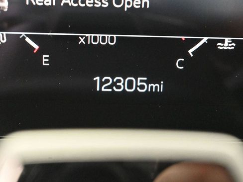 Used 2025 GMC Yukon Denali Ultimate AWD/4WD image 24