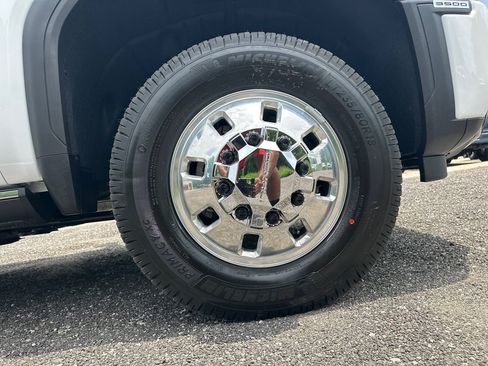 New 2026 GMC Sierra 3500 Denali Ultimate AWD/4WD image 13