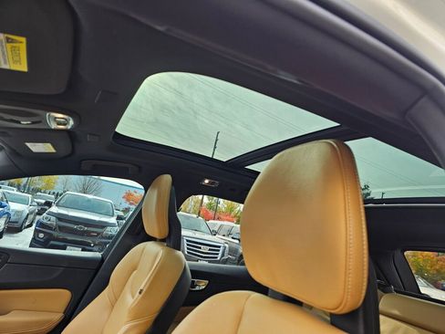 Used 2018 Volvo XC60 T6 Inscription w/ Convenience Package image 26