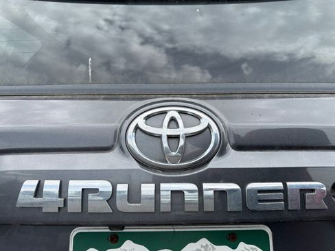 Used 2019 Toyota 4Runner SR5 AWD/4WD image 22