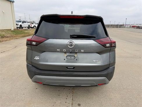 Used 2021 Nissan Rogue SV image 5