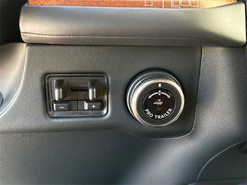 New 2025 Lincoln Navigator Black Label image 36