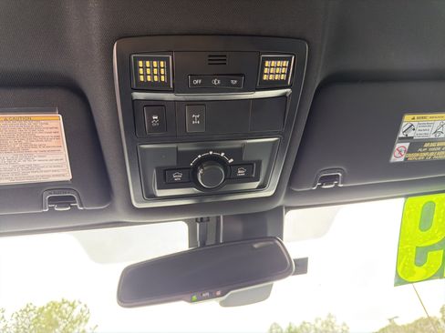 Used 2019 Toyota Tacoma TRD Off-Road image 5