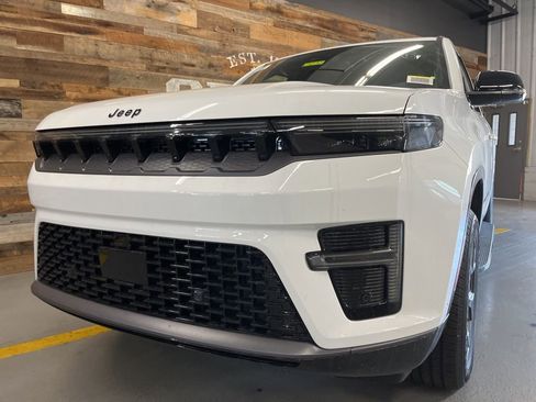 New 2026 Jeep Grand Wagoneer Limited image 11